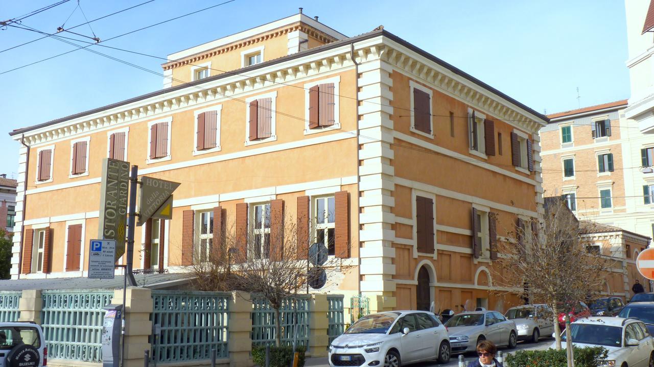 Hotel Della Vittoria Ancona Bagian luar foto