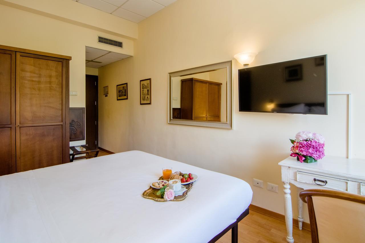 Hotel Della Vittoria Ancona Bagian luar foto