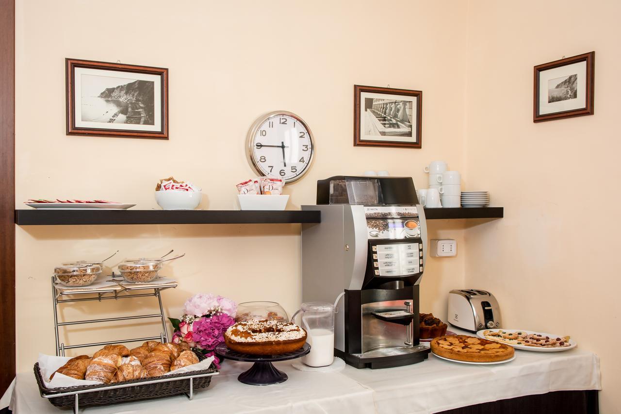 Hotel Della Vittoria Ancona Bagian luar foto