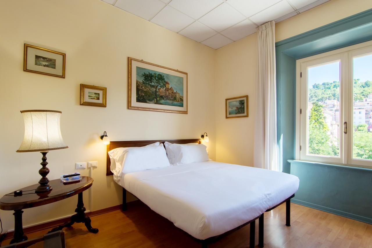 Hotel Della Vittoria Ancona Bagian luar foto